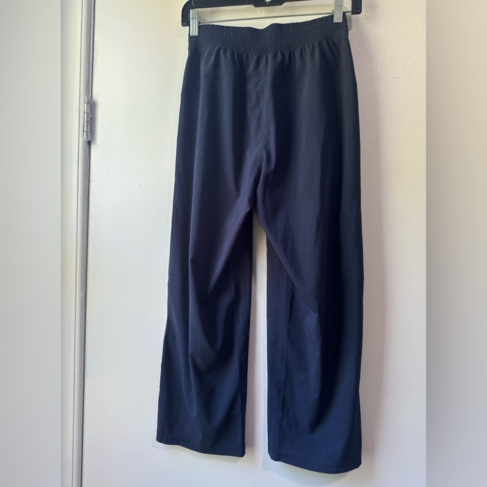 Black Cropped Ankle Pants with Relaxed Fit - Picture 5 of 6